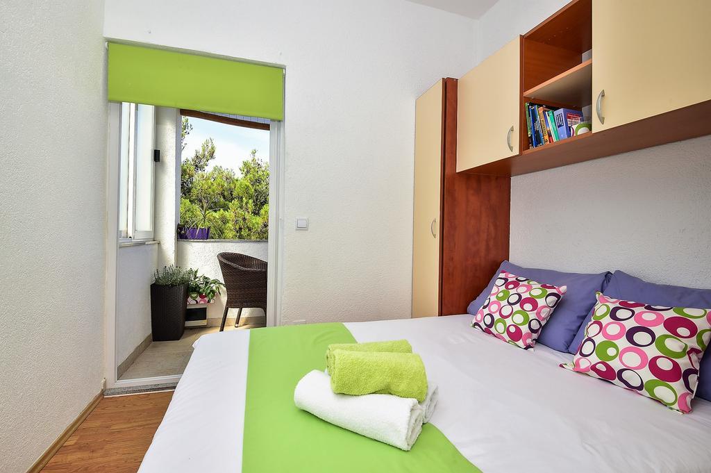 Apartment Borna Макарска Экстерьер фото