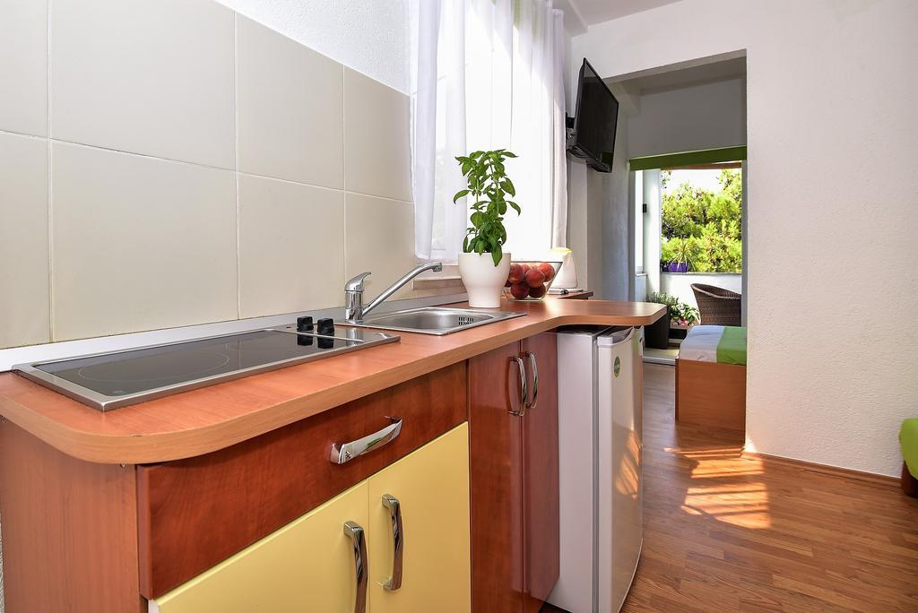 Apartment Borna Макарска Экстерьер фото